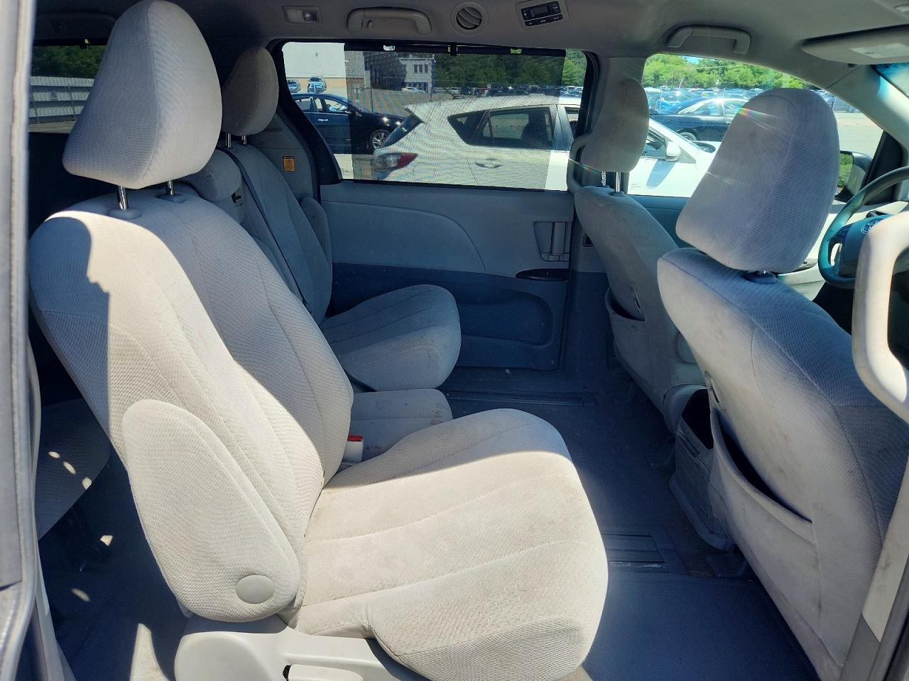 2013 Toyota Sienna Le Silver vin: 5TDKK3DCXDS372831