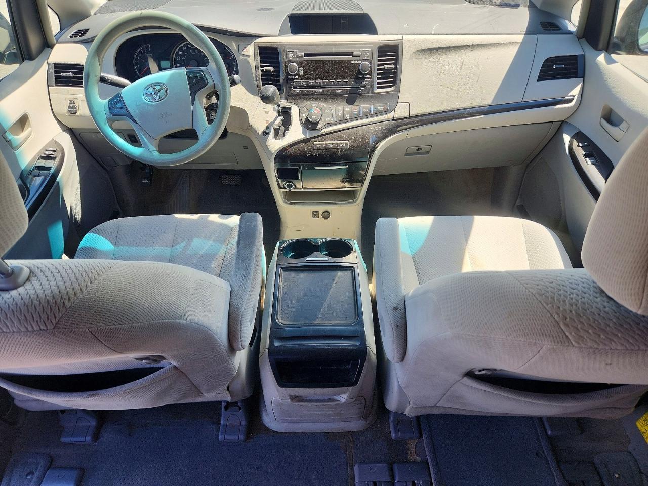 2013 Toyota Sienna Le Silver vin: 5TDKK3DCXDS372831