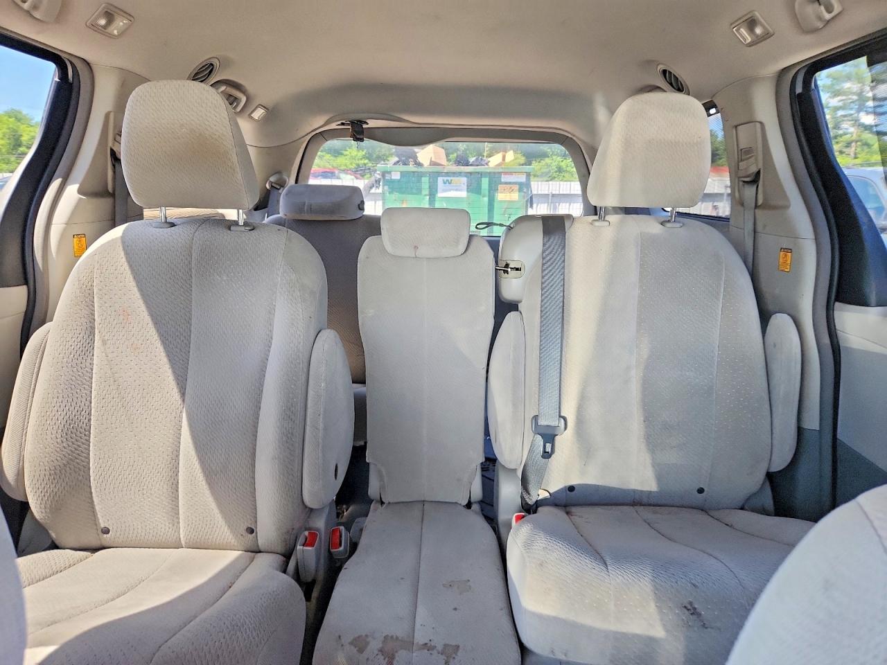 2013 Toyota Sienna Le Silver vin: 5TDKK3DCXDS372831