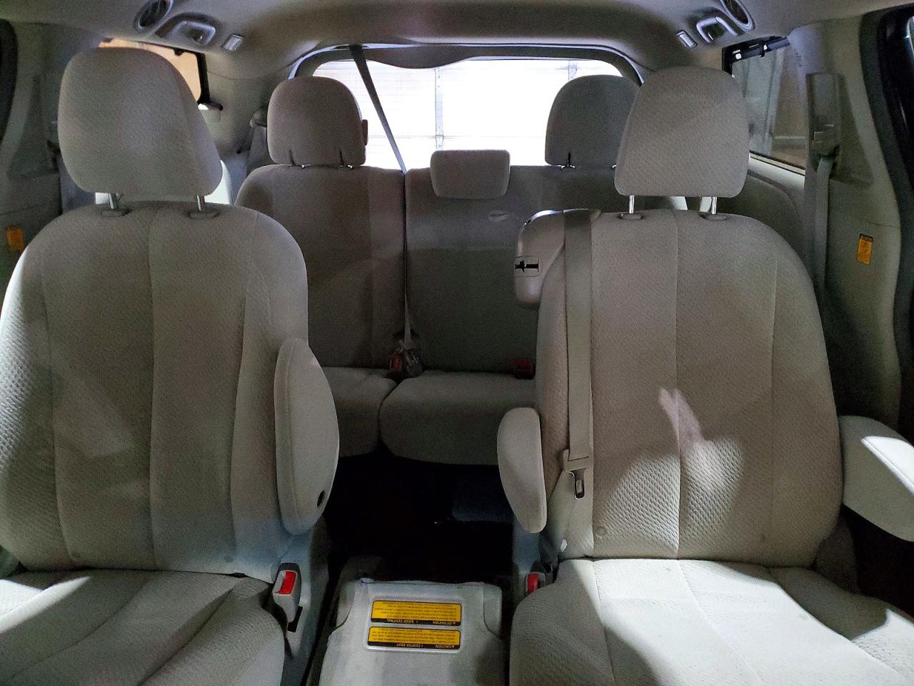 2013 Toyota Sienna Le Зеленый vin: 5TDKK3DCXDS375678