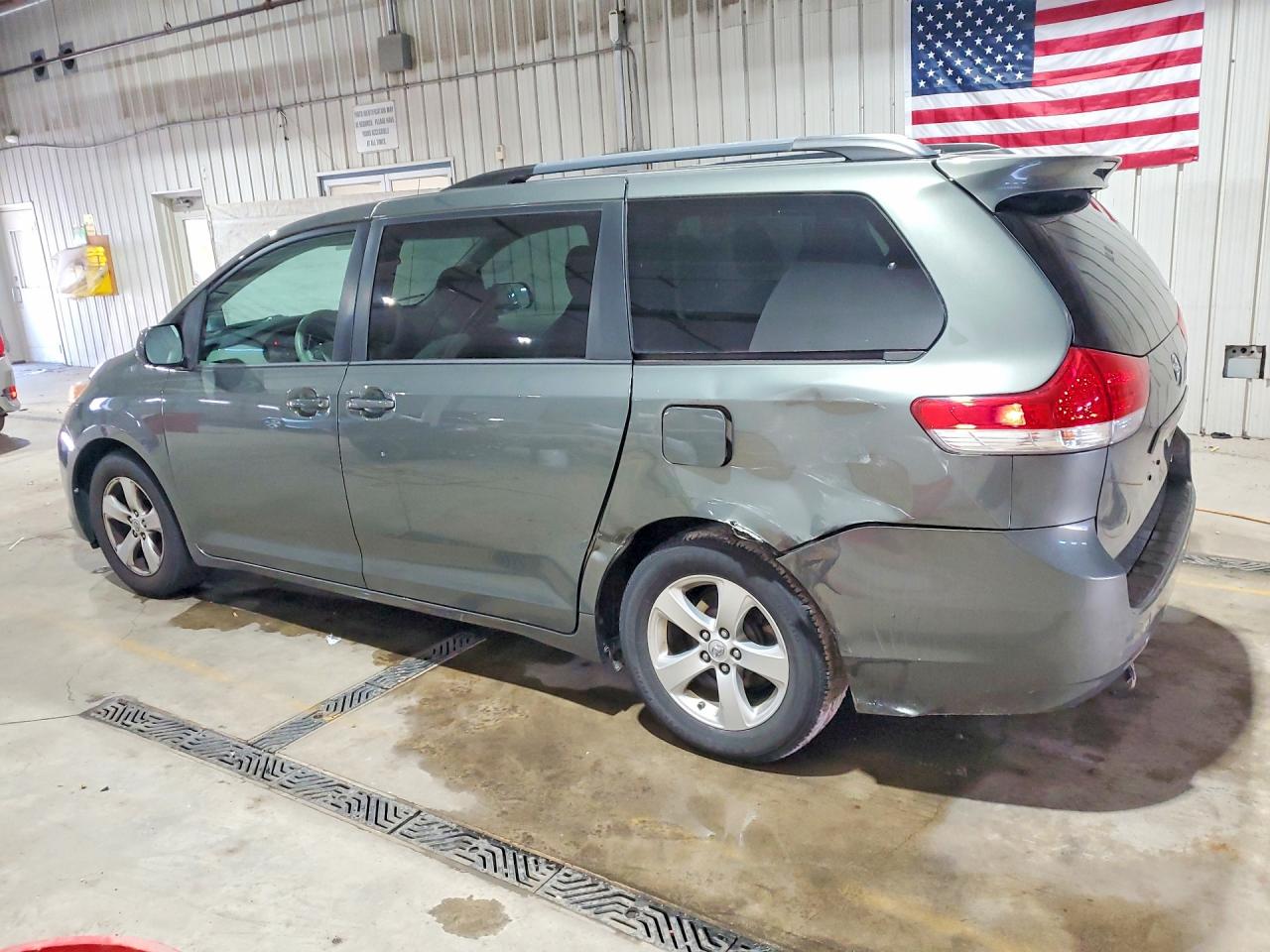 2013 Toyota Sienna Le Зеленый vin: 5TDKK3DCXDS375678