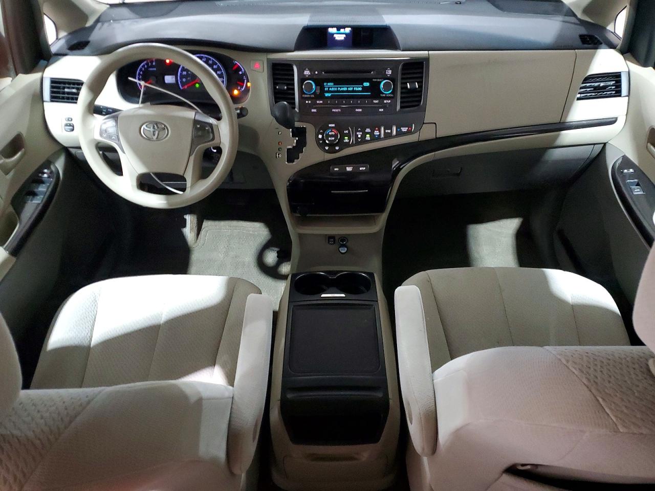2013 Toyota Sienna Le Зеленый vin: 5TDKK3DCXDS375678