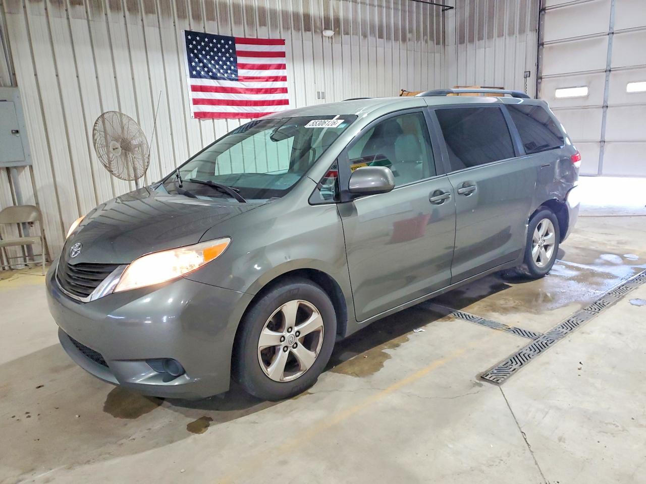 2013 Toyota Sienna Le Зеленый vin: 5TDKK3DCXDS375678