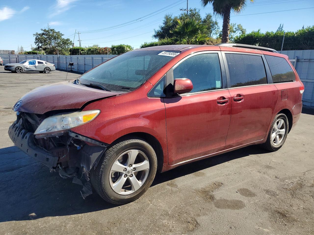 2013 Toyota Sienna Le Burgundy vin: 5TDKK3DCXDS379441