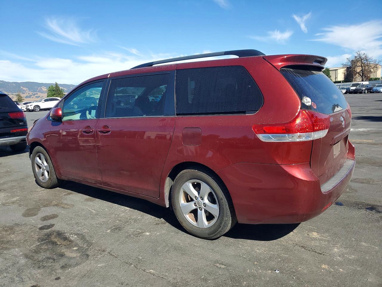 2013 Toyota Sienna Le Burgundy vin: 5TDKK3DCXDS379441