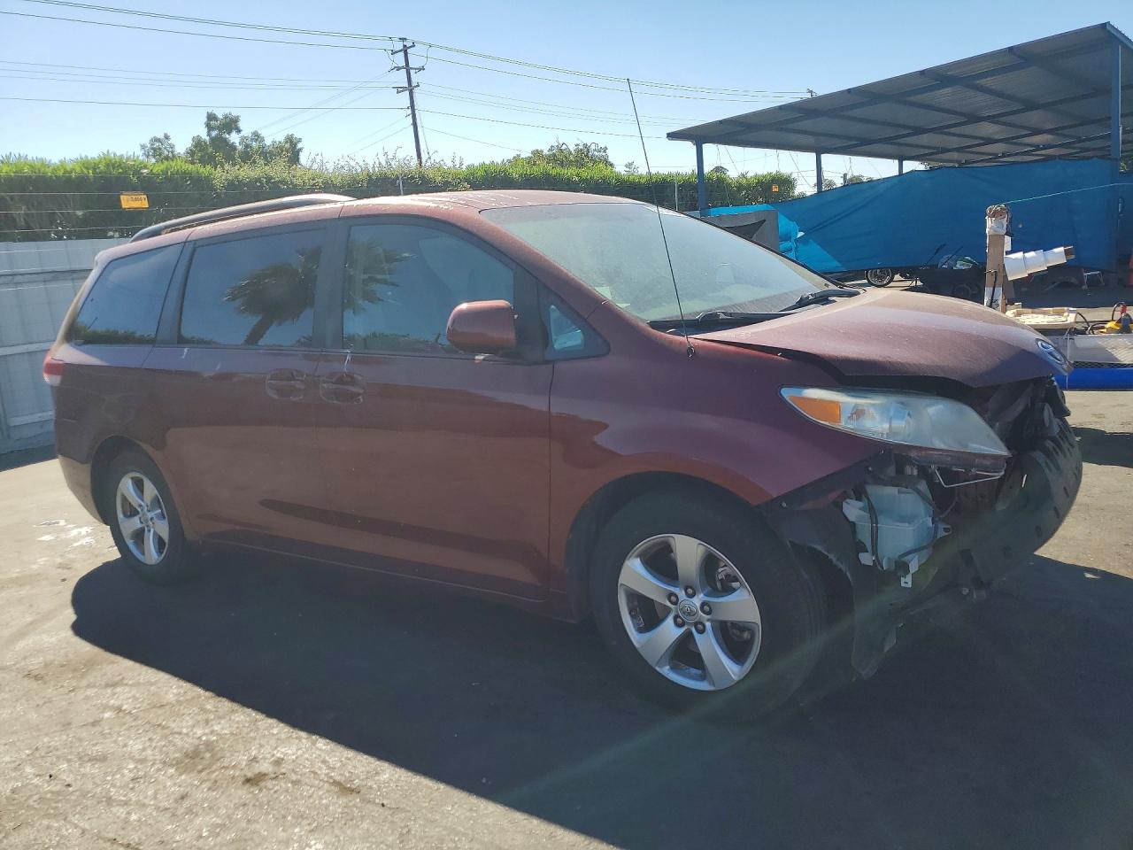 2013 Toyota Sienna Le Burgundy vin: 5TDKK3DCXDS379441