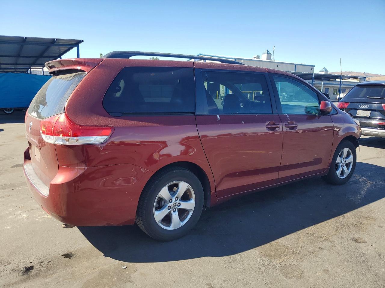 2013 Toyota Sienna Le Burgundy vin: 5TDKK3DCXDS379441