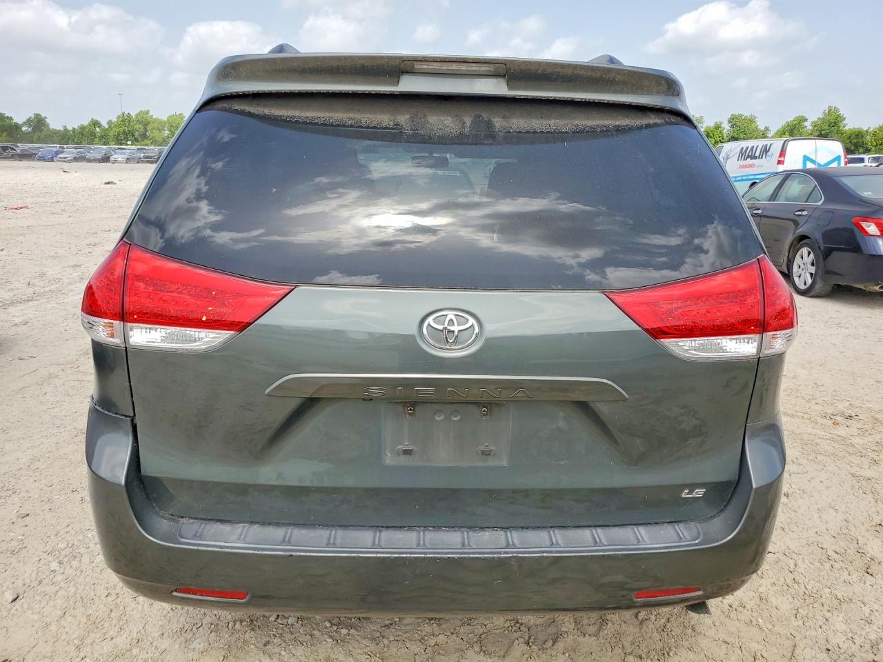 2013 Toyota Sienna Le Green vin: 5TDKK3DCXDS386504