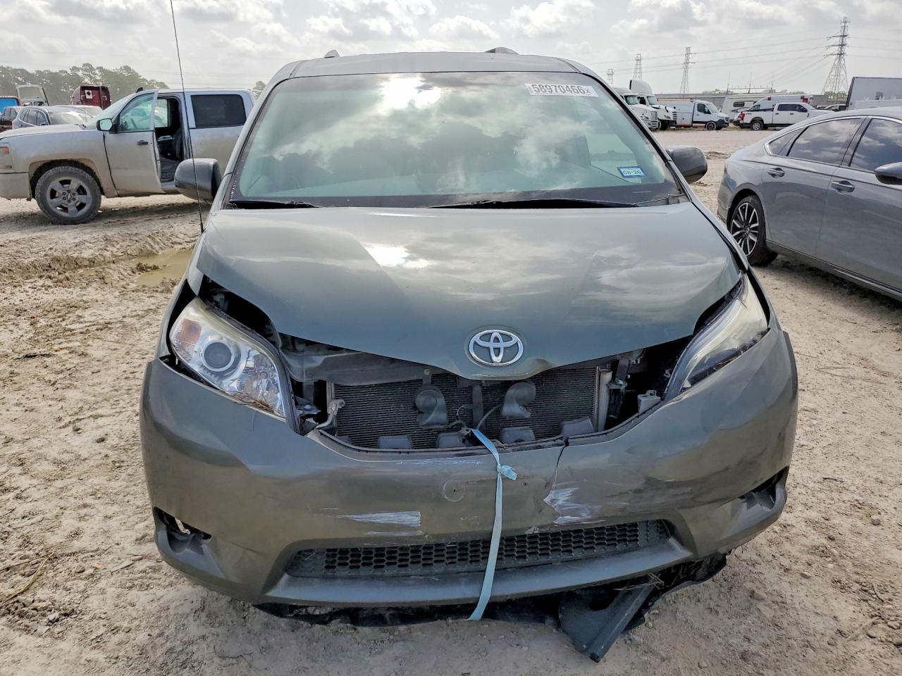 2013 Toyota Sienna Le Green vin: 5TDKK3DCXDS386504