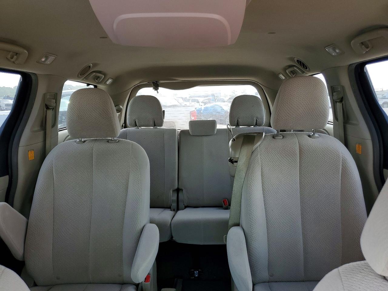 2013 Toyota Sienna Le Green vin: 5TDKK3DCXDS386504