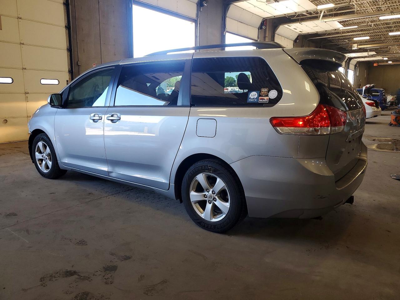 2013 Toyota Sienna Le Silver vin: 5TDKK3DCXDS386986