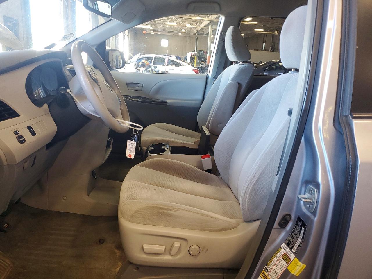 2013 Toyota Sienna Le Silver vin: 5TDKK3DCXDS386986
