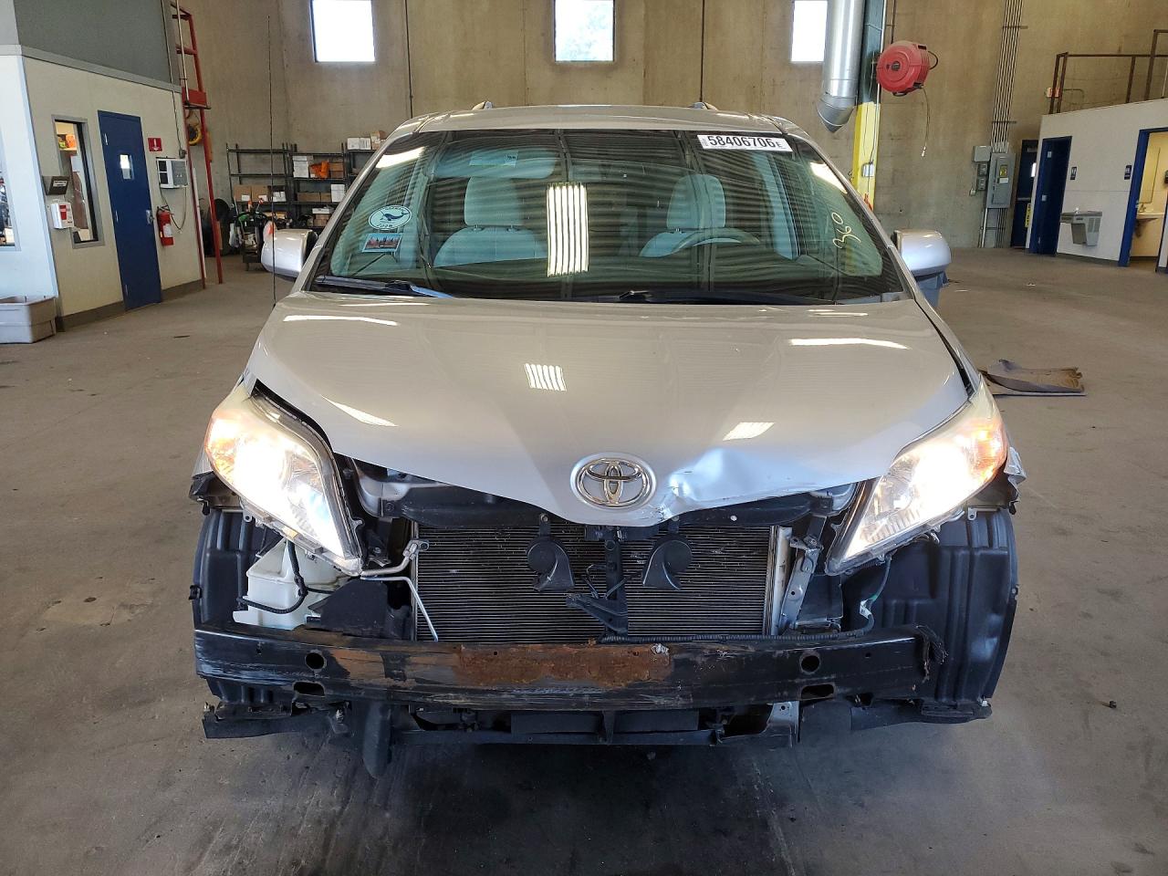 2013 Toyota Sienna Le Silver vin: 5TDKK3DCXDS386986