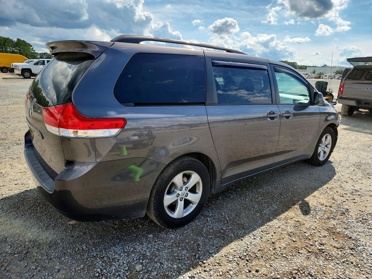 2013 Toyota Sienna Car Серый vin: 5TDKK3DCXDS388351