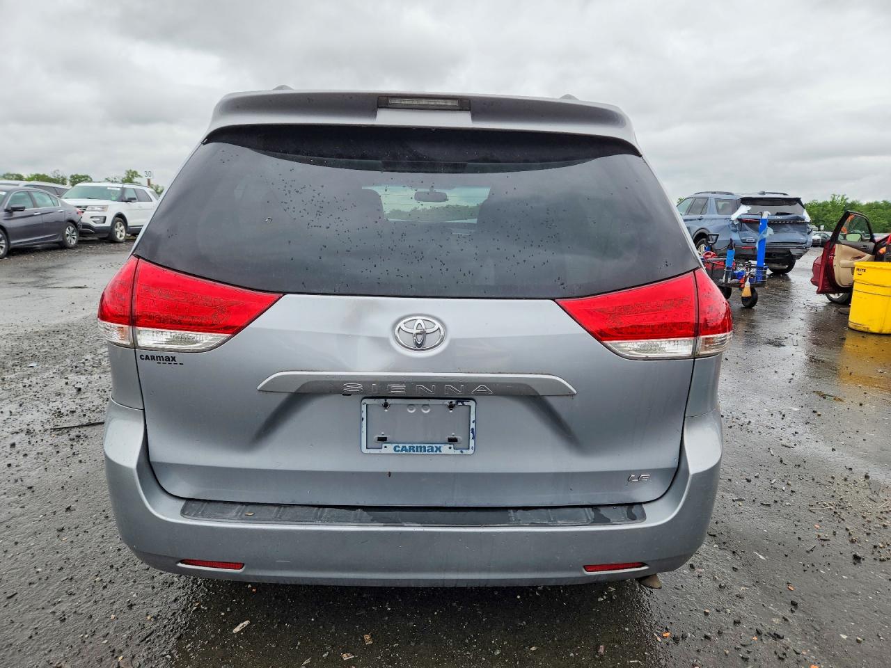 2013 Toyota Sienna Le Синий vin: 5TDKK3DCXDS390973