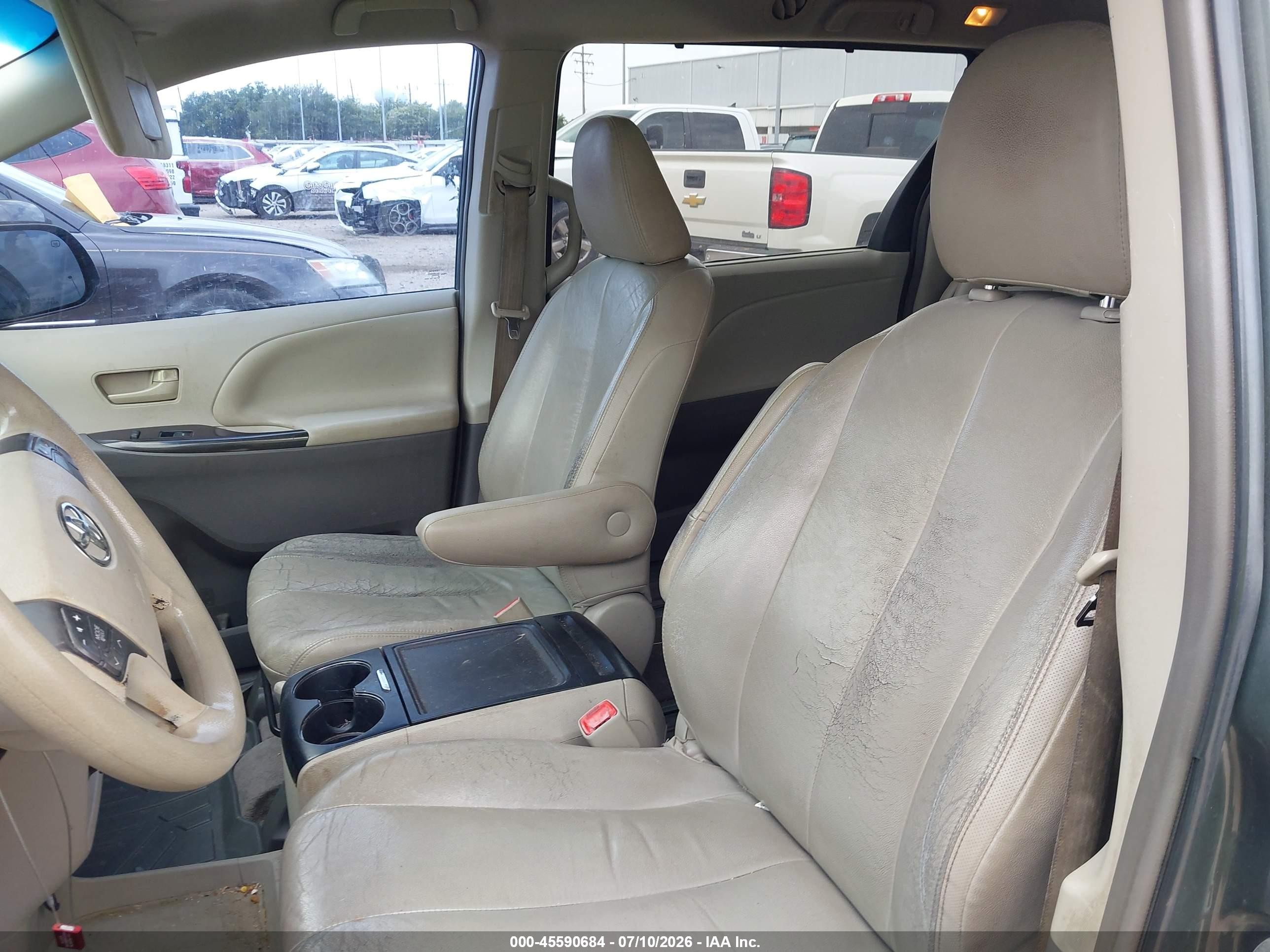2013 Toyota Sienna Le V6 8 Passenger Gray vin: 5TDKK3DCXDS400837