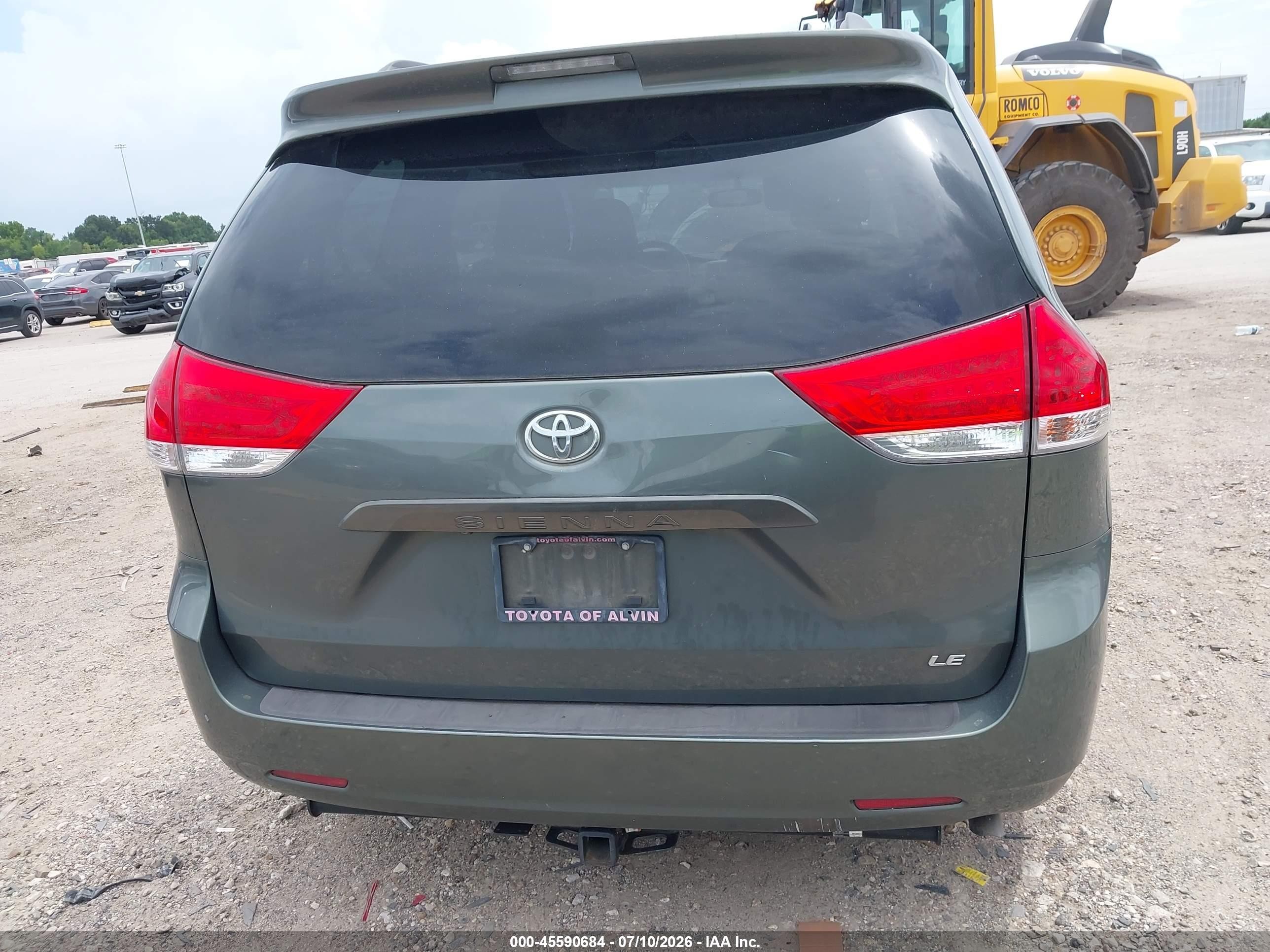 2013 Toyota Sienna Le V6 8 Passenger Gray vin: 5TDKK3DCXDS400837