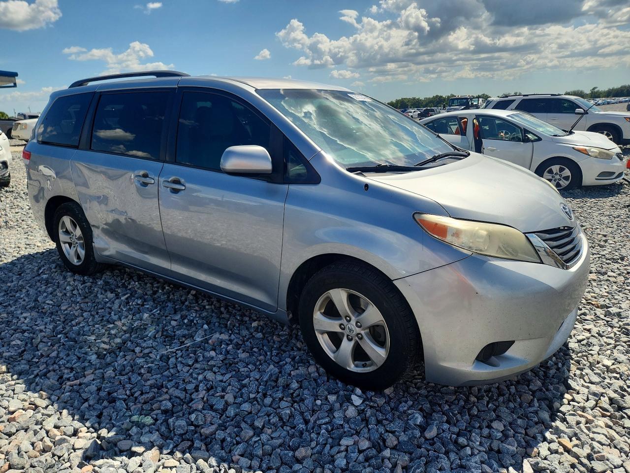 2013 Toyota Sienna Le Бирюзовый vin: 5TDKK3DCXDS401650
