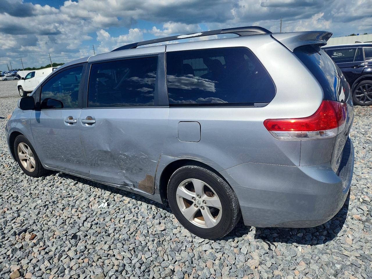 2013 Toyota Sienna Le Бирюзовый vin: 5TDKK3DCXDS401650