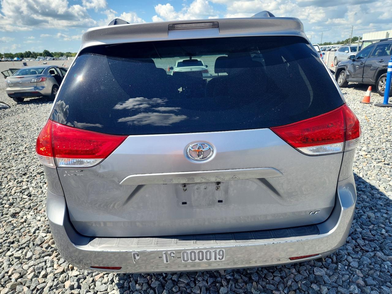 2013 Toyota Sienna Le Бирюзовый vin: 5TDKK3DCXDS401650