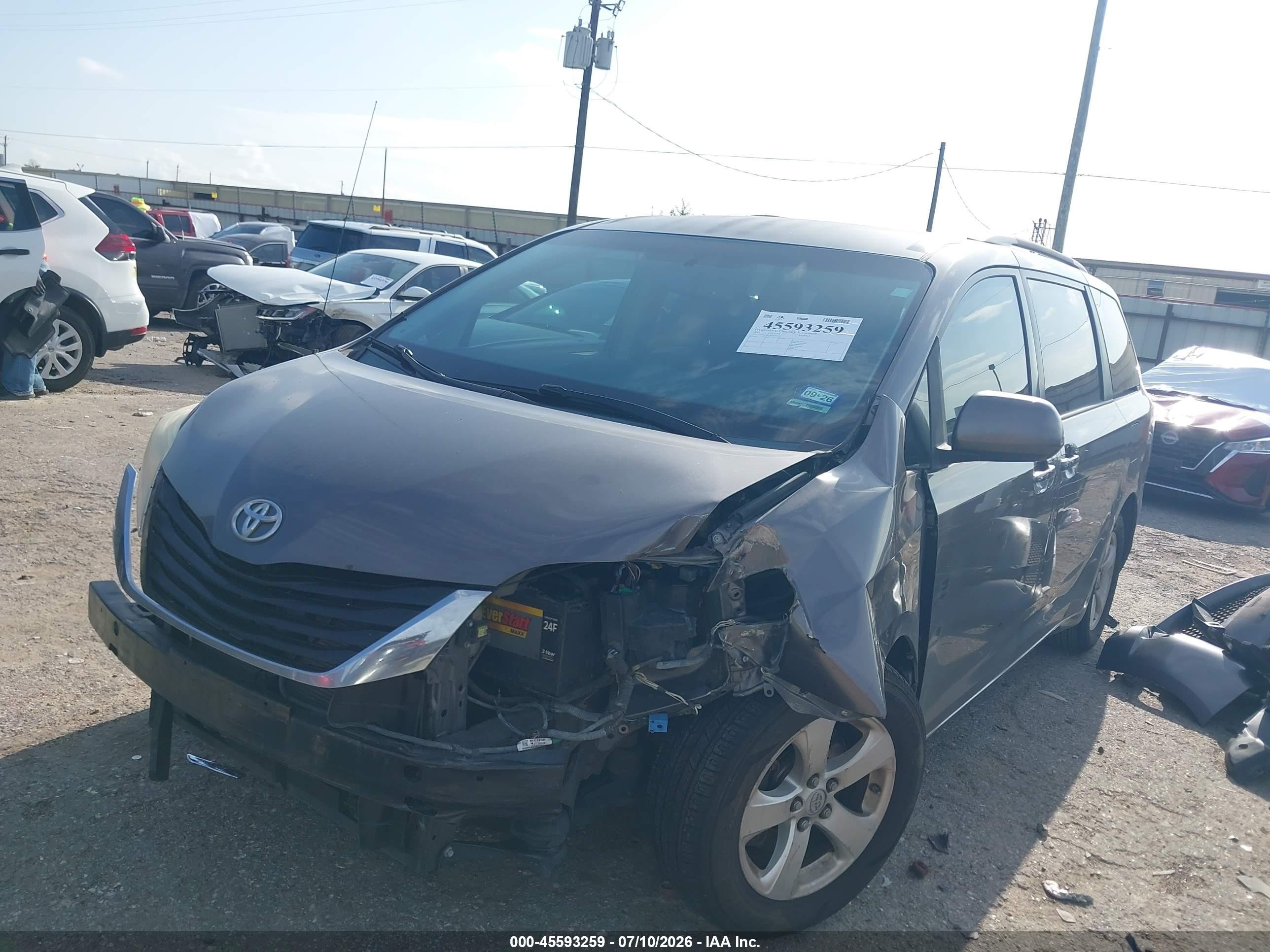 2013 Toyota Sienna Le V6 8 Passenger Gray vin: 5TDKK3DCXDS404502
