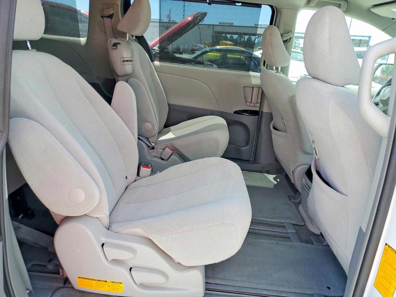 2014 Toyota Sienna Le White vin: 5TDKK3DCXES410916