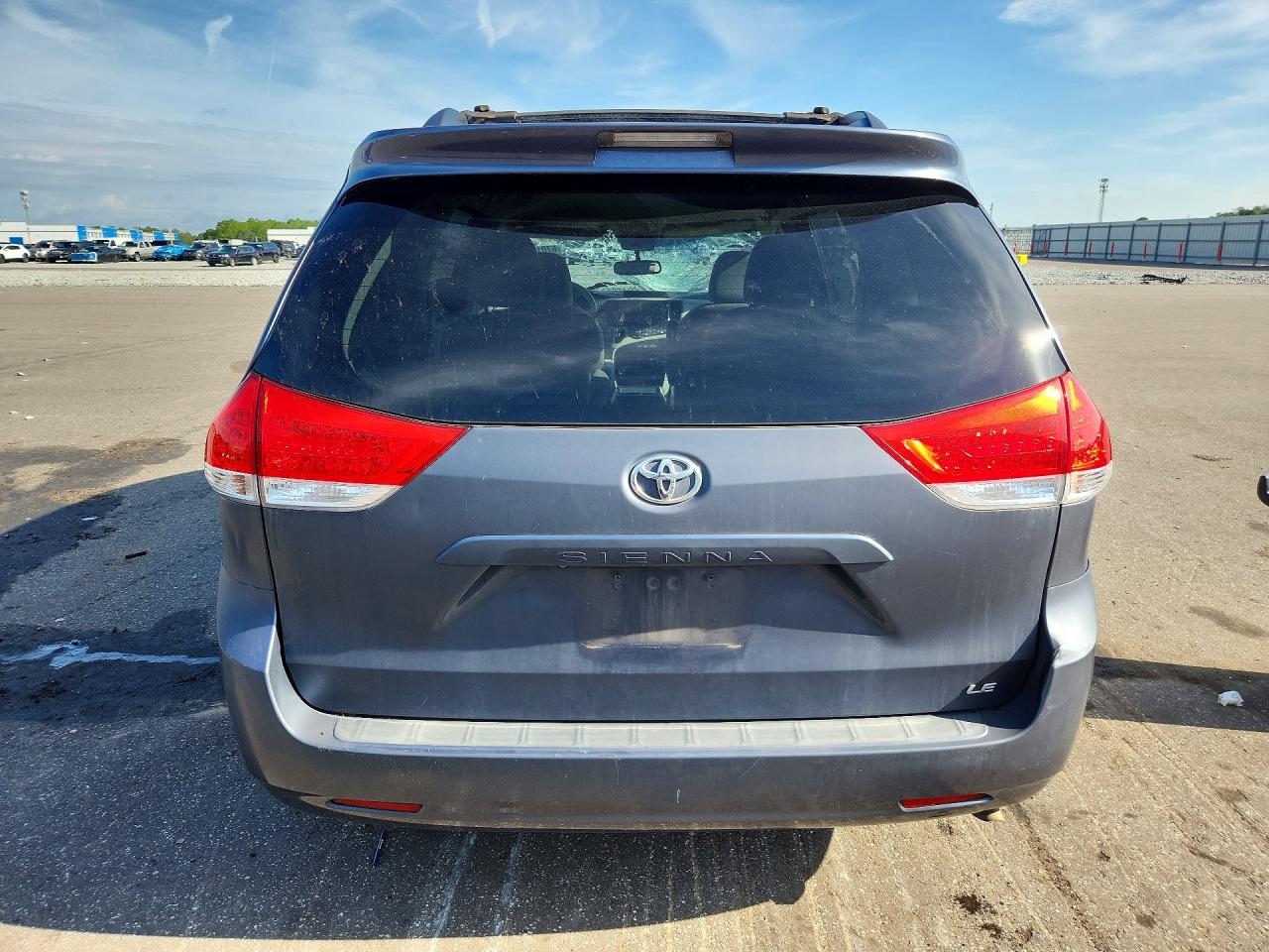 2014 Toyota Sienna Le Blue vin: 5TDKK3DCXES420510