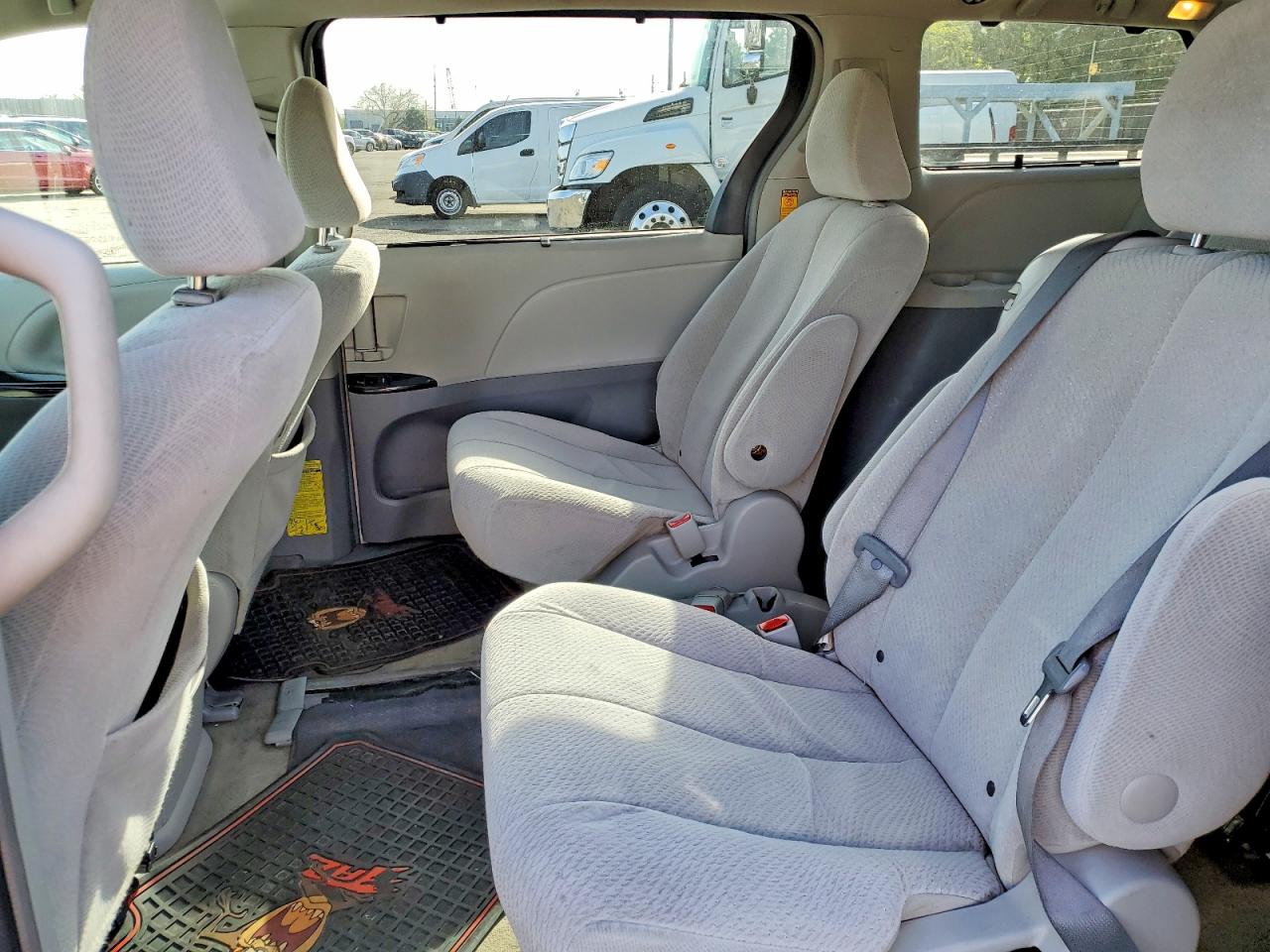 2014 Toyota Sienna Le White vin: 5TDKK3DCXES447450