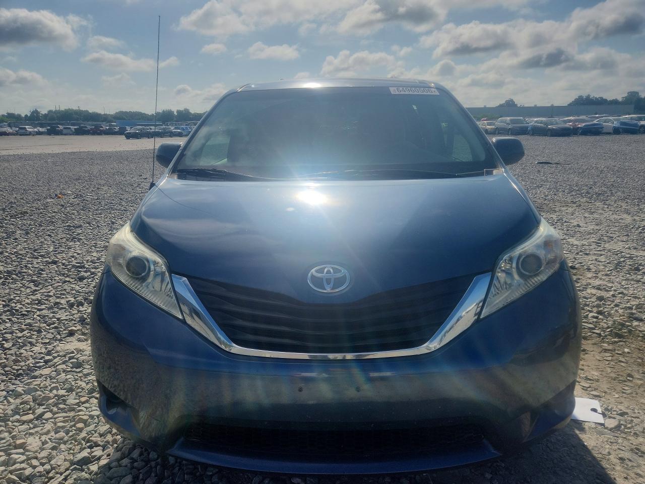 2014 Toyota Sienna Le Blue vin: 5TDKK3DCXES451885