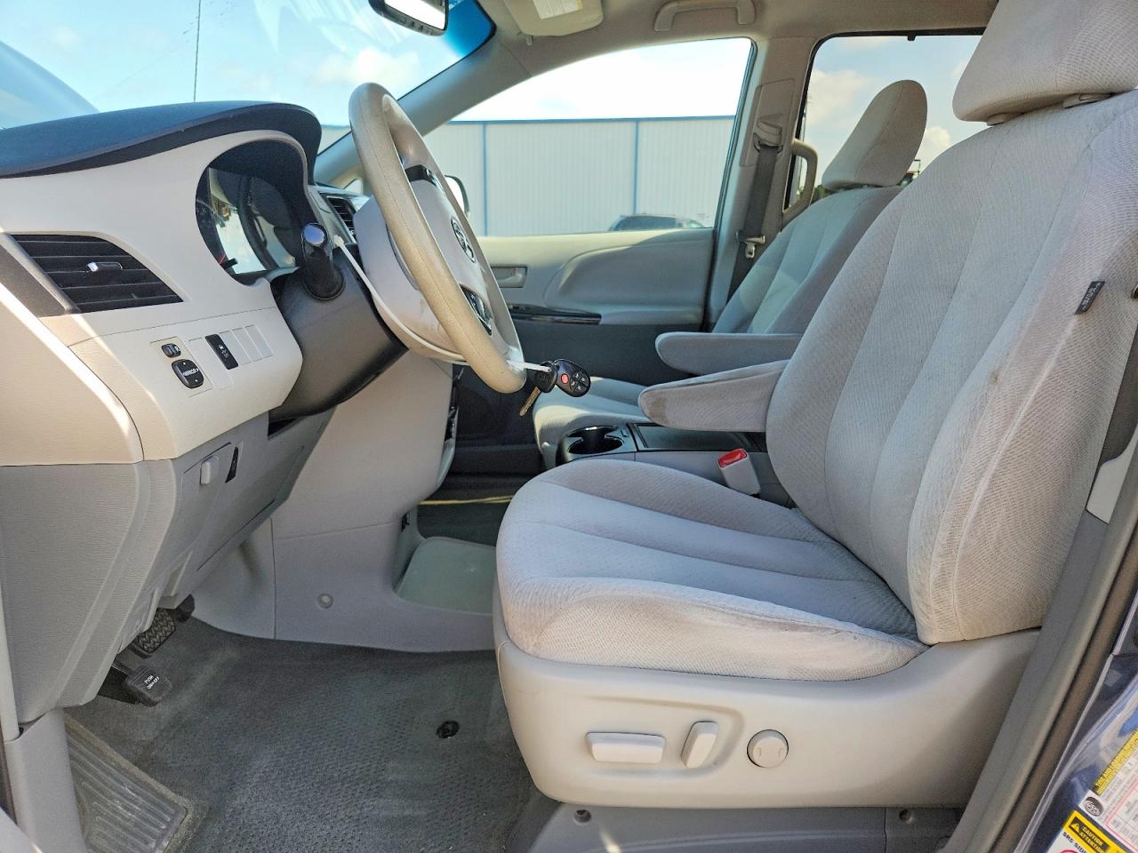 2014 Toyota Sienna Le Blue vin: 5TDKK3DCXES451885