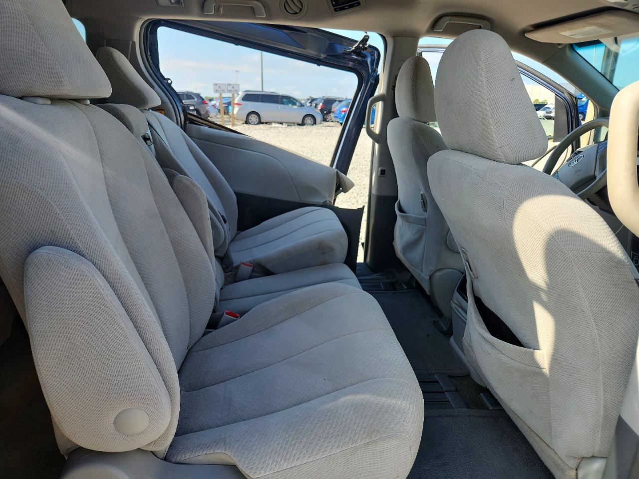 2014 Toyota Sienna Le Blue vin: 5TDKK3DCXES451885
