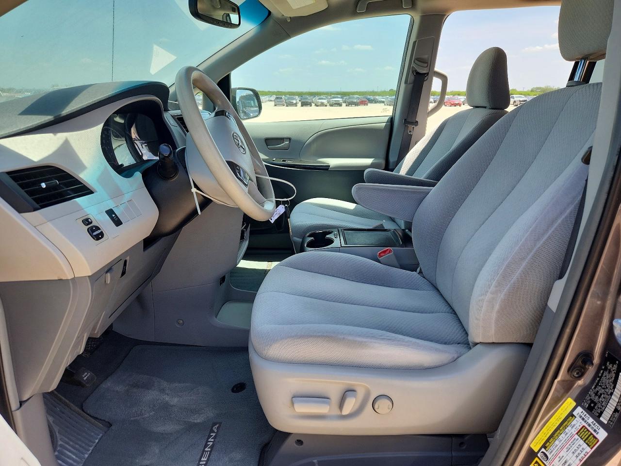2014 Toyota Sienna Le Gray vin: 5TDKK3DCXES454009