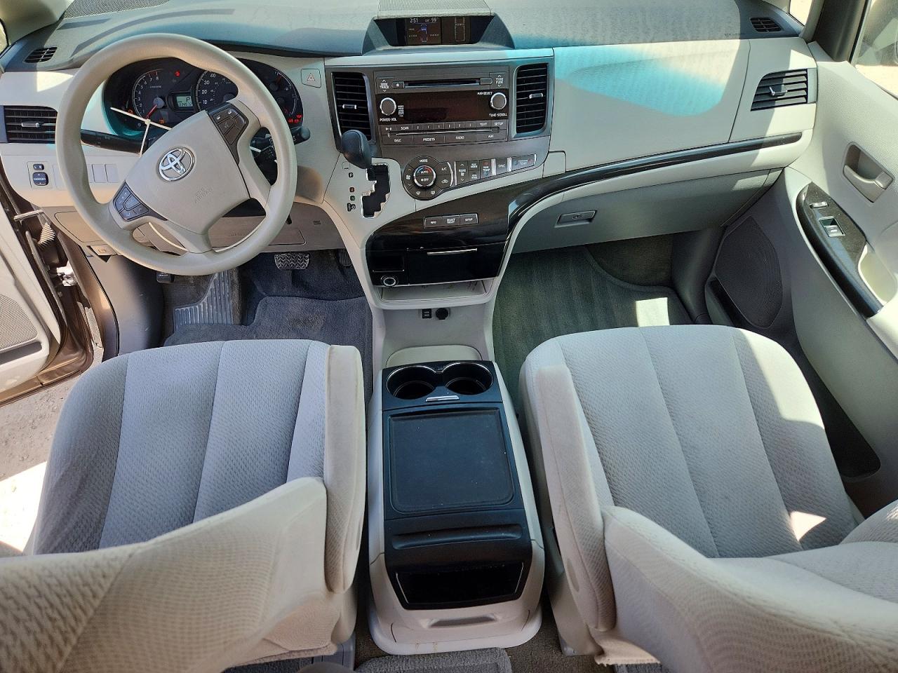 2014 Toyota Sienna Le Gray vin: 5TDKK3DCXES454009