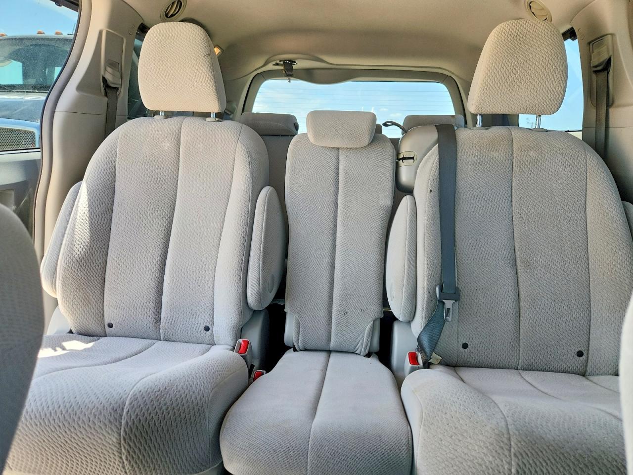 2014 Toyota Sienna Le Gray vin: 5TDKK3DCXES454009