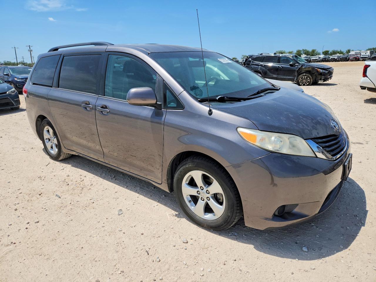 2014 Toyota Sienna Le Gray vin: 5TDKK3DCXES454009