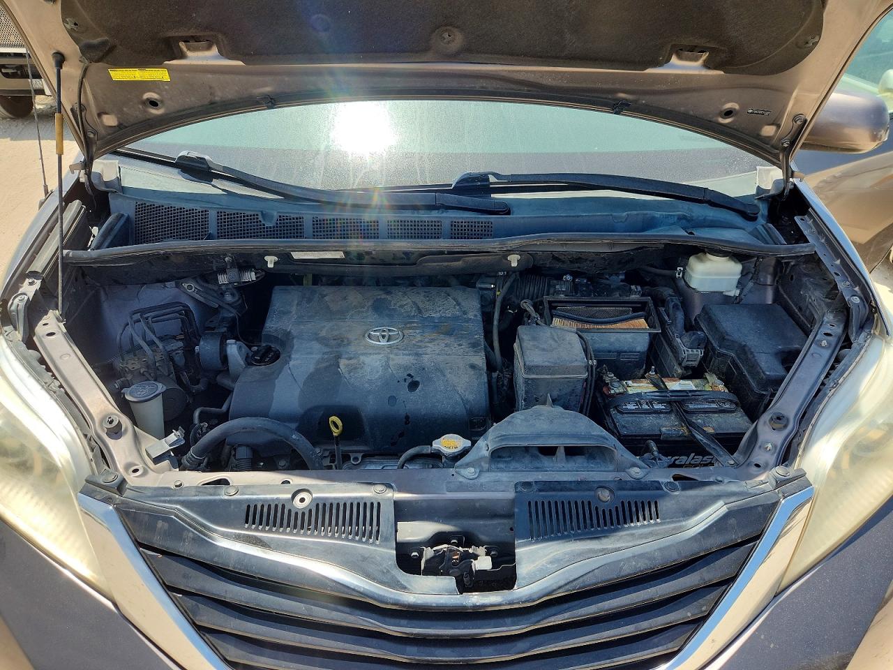 2014 Toyota Sienna Le Gray vin: 5TDKK3DCXES454009