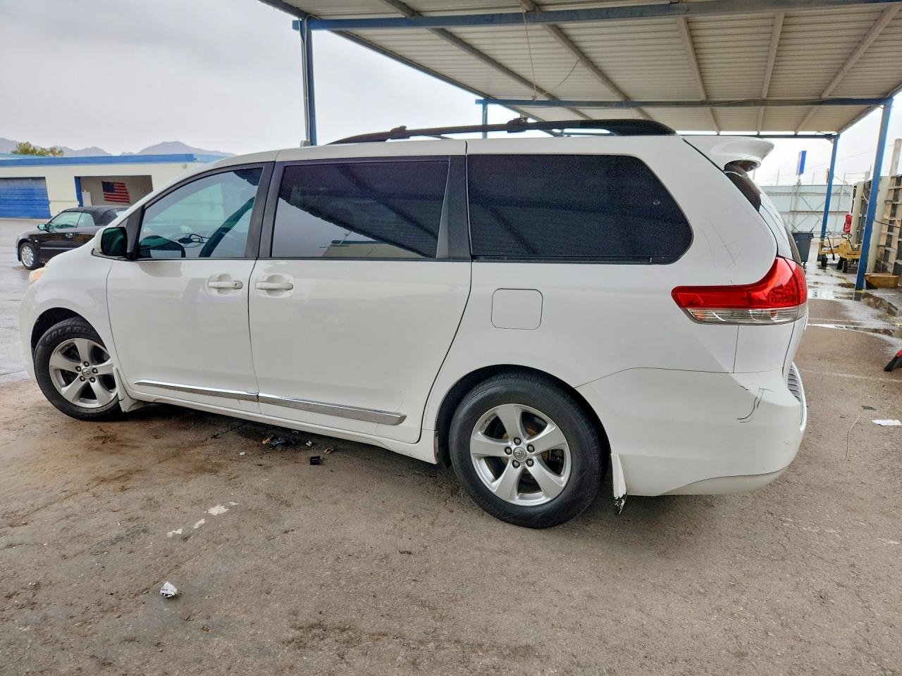 2014 Toyota Sienna Le Белый vin: 5TDKK3DCXES463020