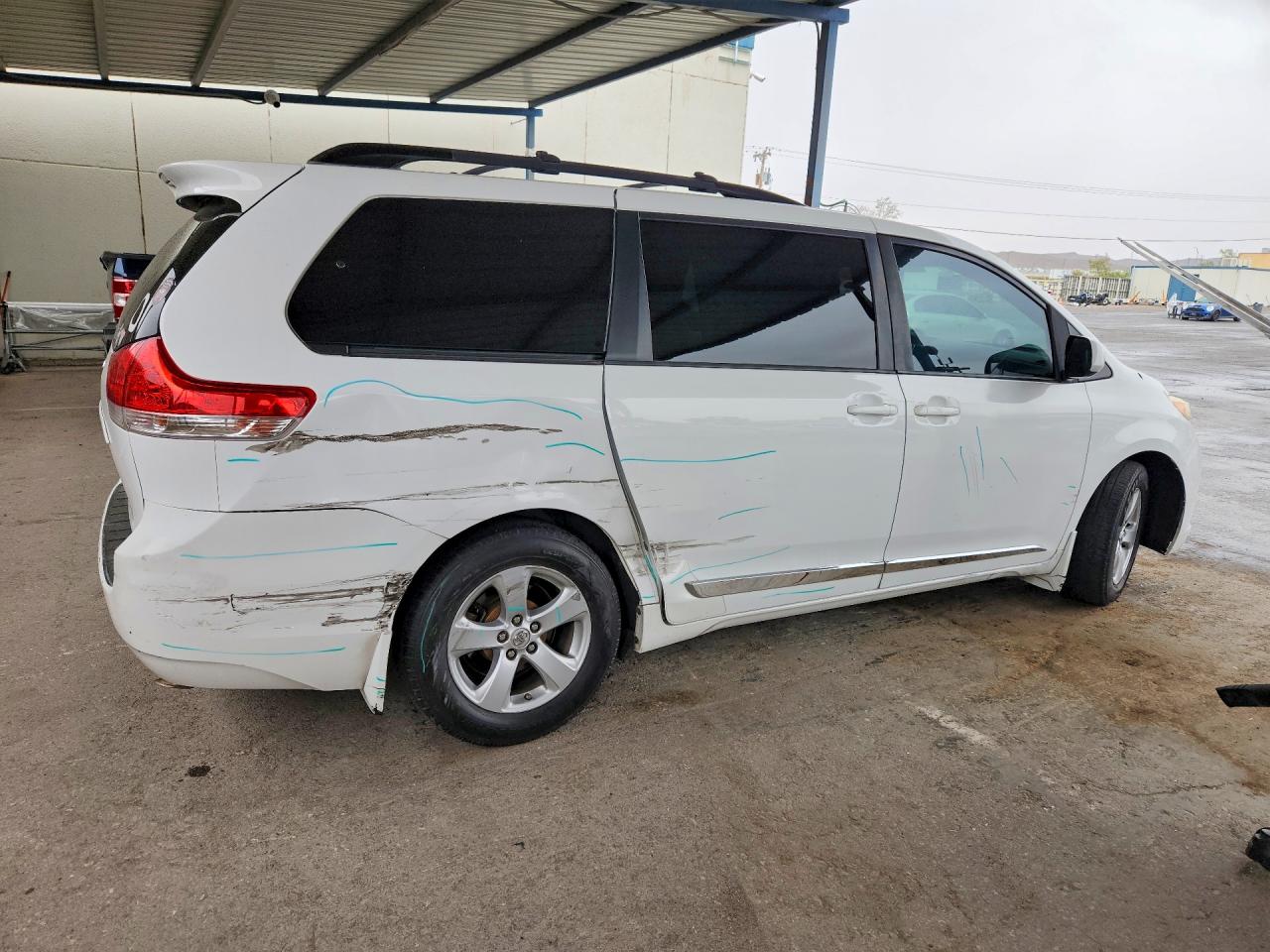 2014 Toyota Sienna Le Белый vin: 5TDKK3DCXES463020
