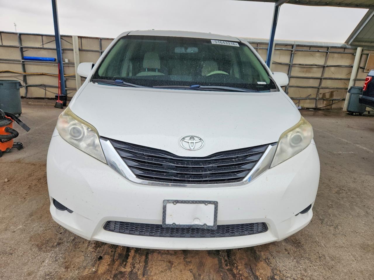 2014 Toyota Sienna Le Белый vin: 5TDKK3DCXES463020