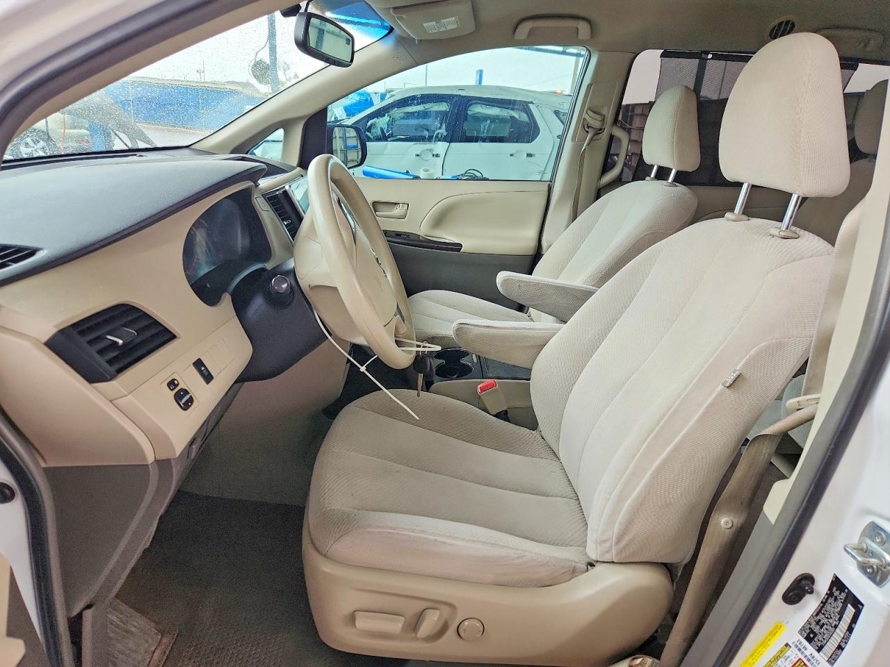 2014 Toyota Sienna Le Белый vin: 5TDKK3DCXES463020