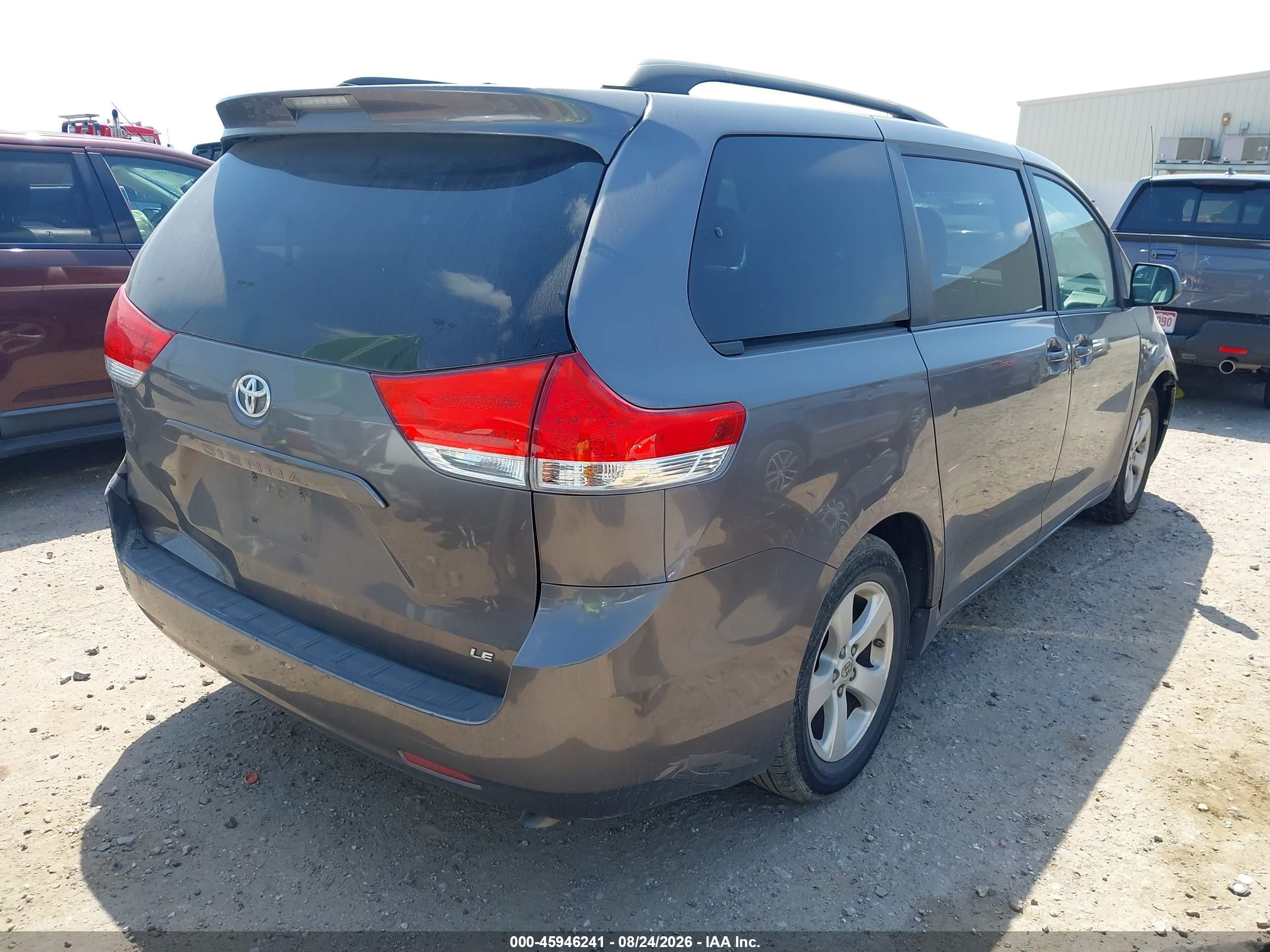 2014 Toyota Sienna Le V6 8 Passenger Gray vin: 5TDKK3DCXES471019