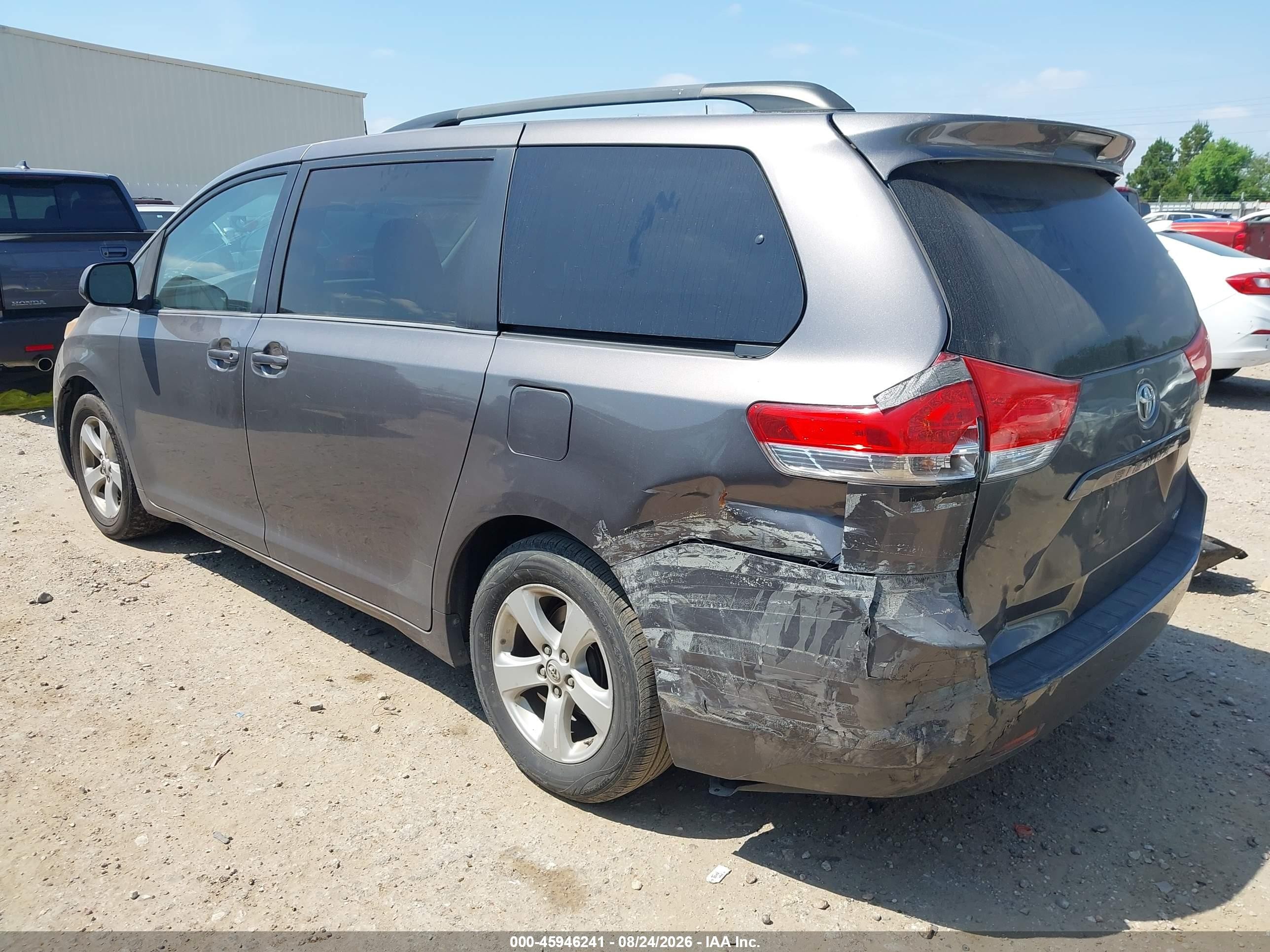 2014 Toyota Sienna Le V6 8 Passenger Gray vin: 5TDKK3DCXES471019