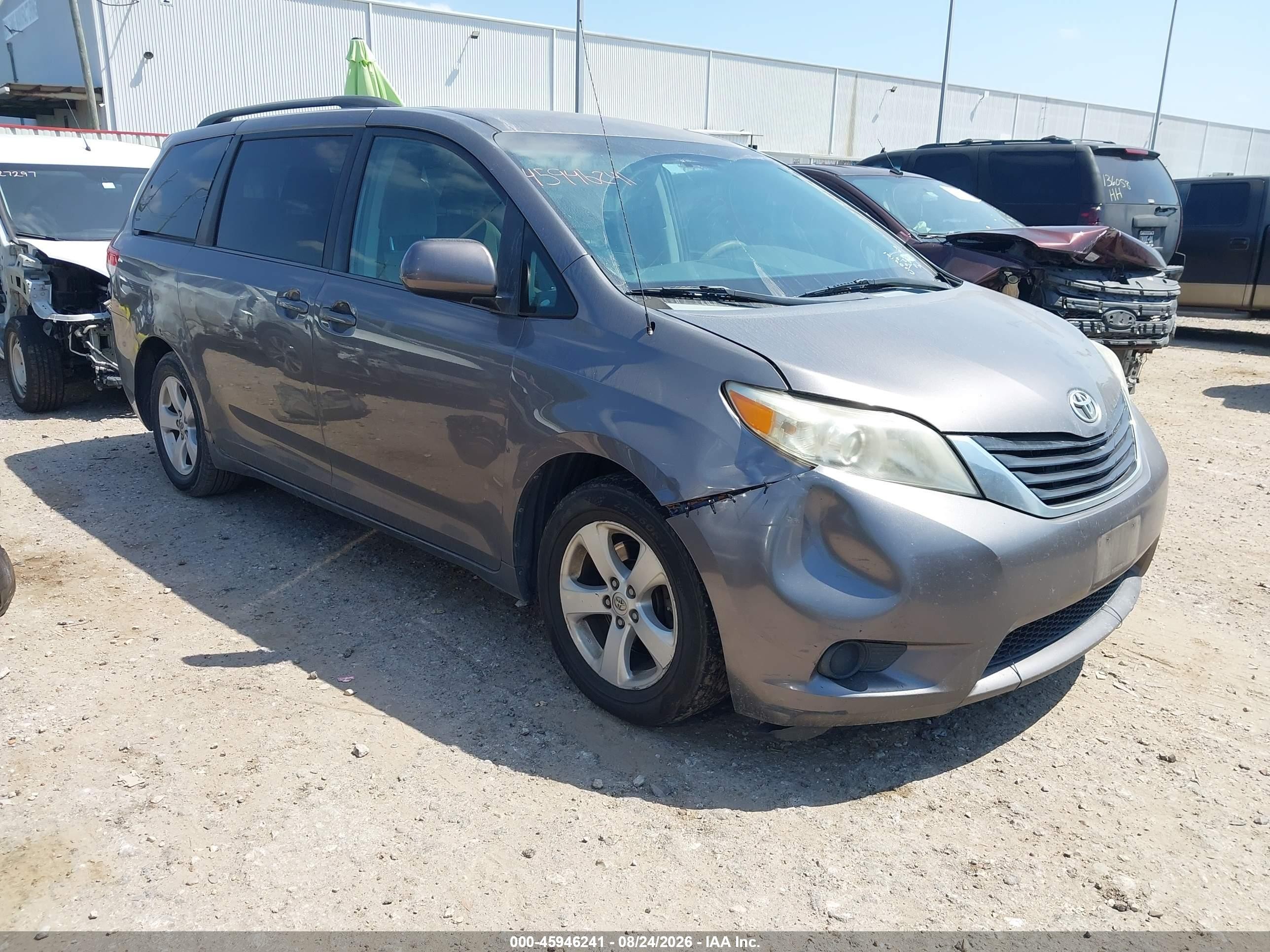 2014 Toyota Sienna Le V6 8 Passenger Gray vin: 5TDKK3DCXES471019