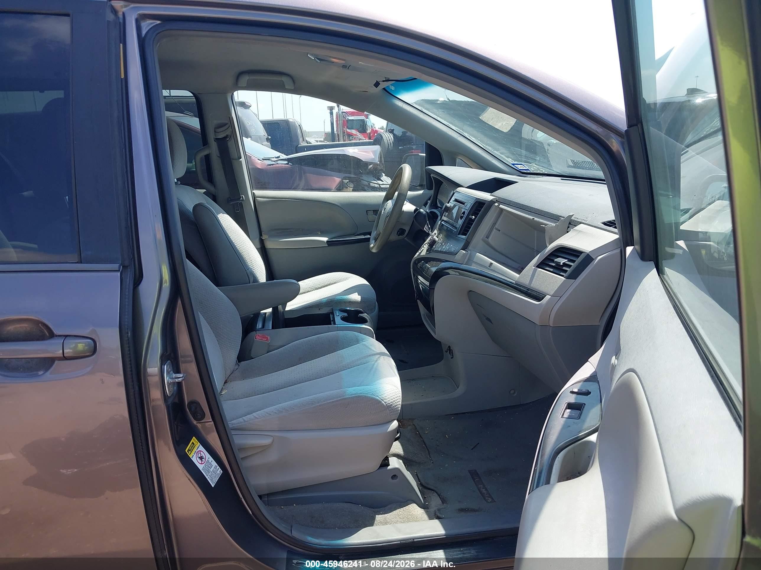 2014 Toyota Sienna Le V6 8 Passenger Gray vin: 5TDKK3DCXES471019