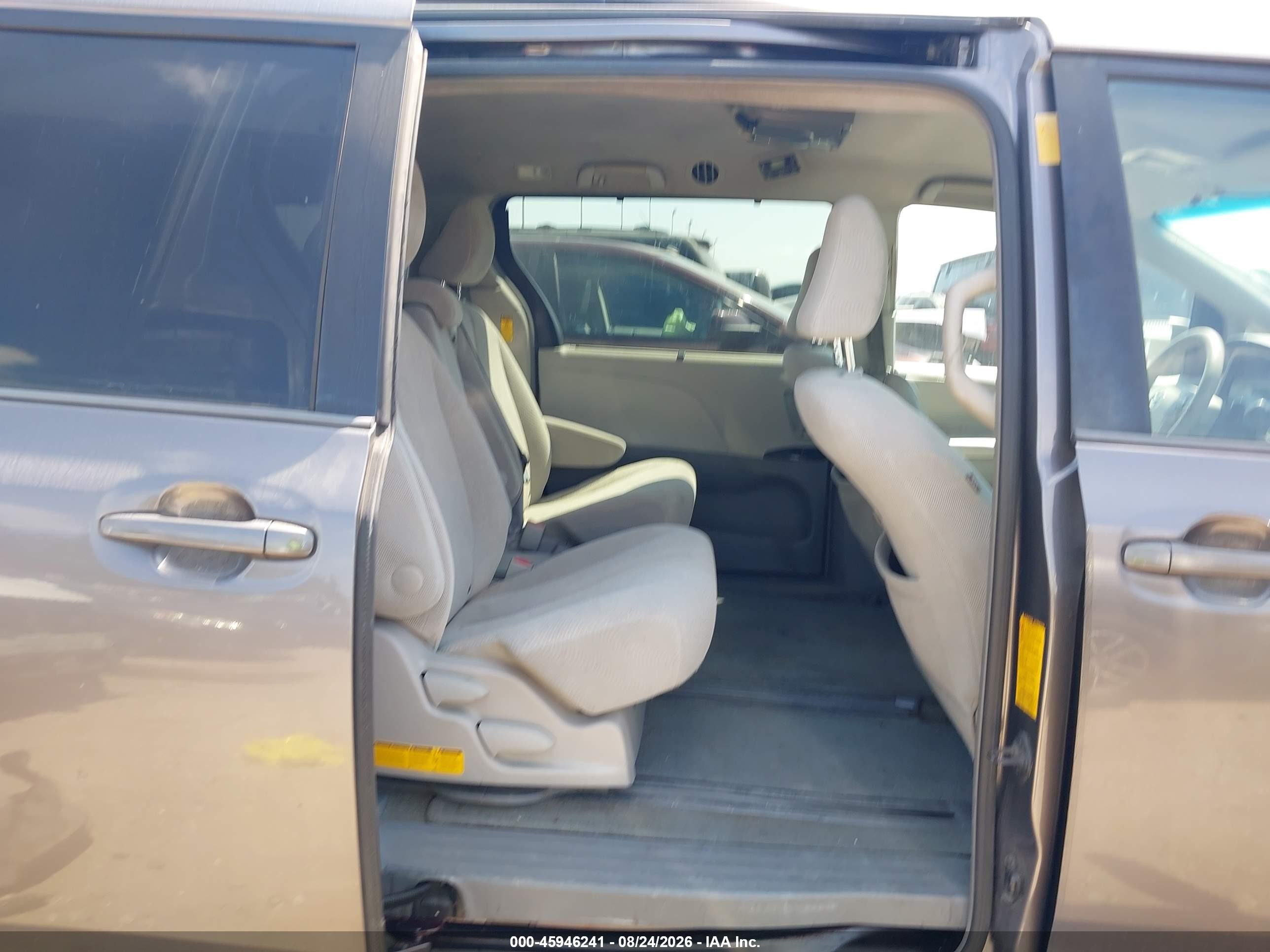 2014 Toyota Sienna Le V6 8 Passenger Gray vin: 5TDKK3DCXES471019
