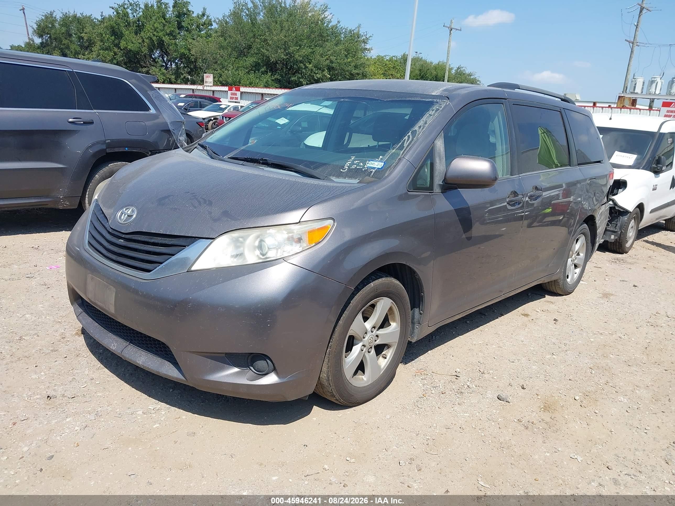 2014 Toyota Sienna Le V6 8 Passenger Gray vin: 5TDKK3DCXES471019