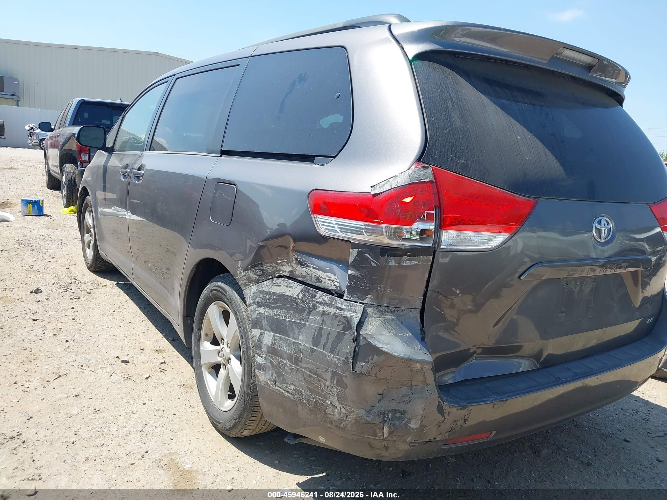 2014 Toyota Sienna Le V6 8 Passenger Gray vin: 5TDKK3DCXES471019