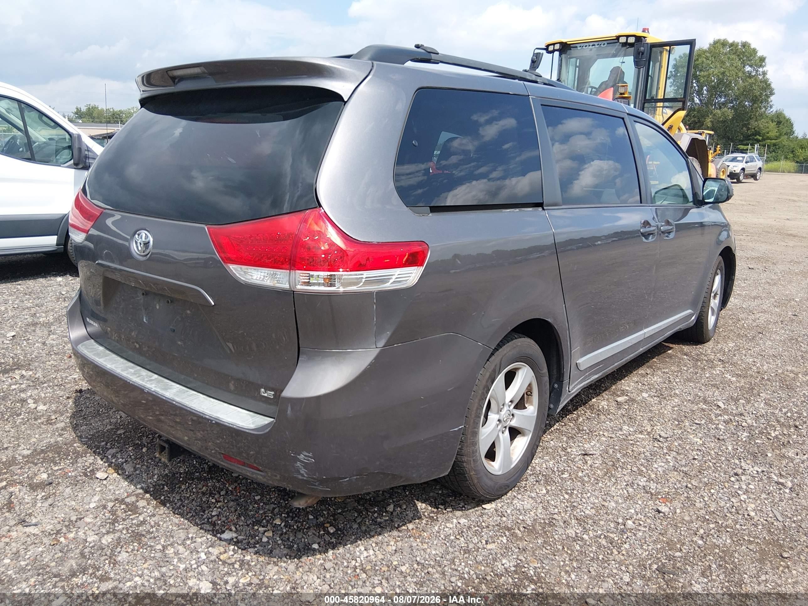 2014 Toyota Sienna Le V6 8 Passenger Gray vin: 5TDKK3DCXES472378