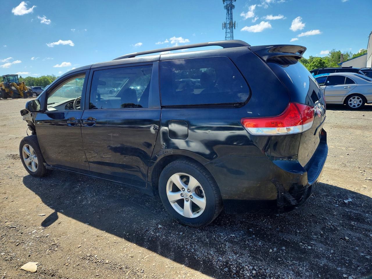2014 Toyota Sienna Le Серый vin: 5TDKK3DCXES474552