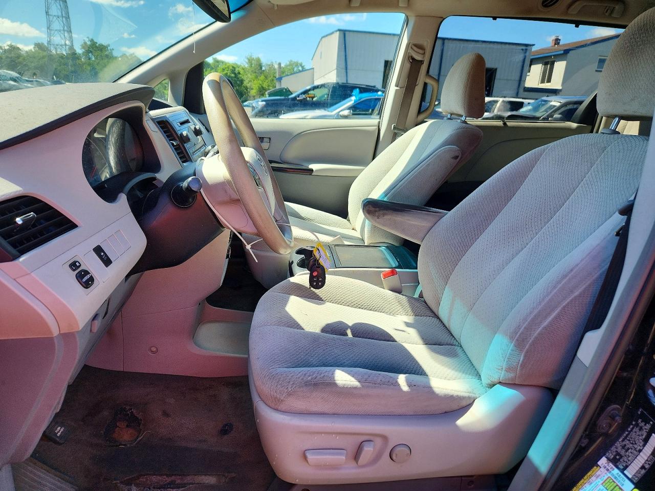 2014 Toyota Sienna Le Серый vin: 5TDKK3DCXES474552